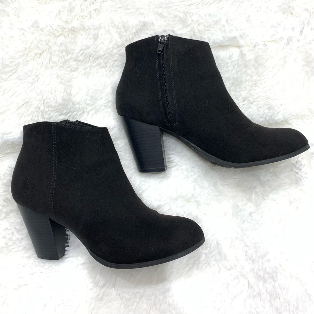 Block heeled black booties size 8 1/2